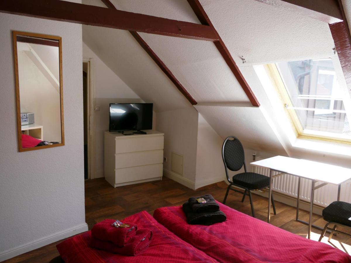 Sleep In Hamburg St. Pauli Hotel Exterior photo