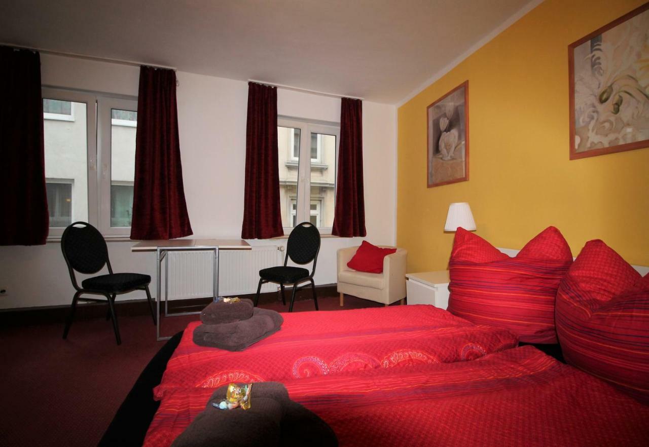Sleep In Hamburg St. Pauli Hotel Exterior photo